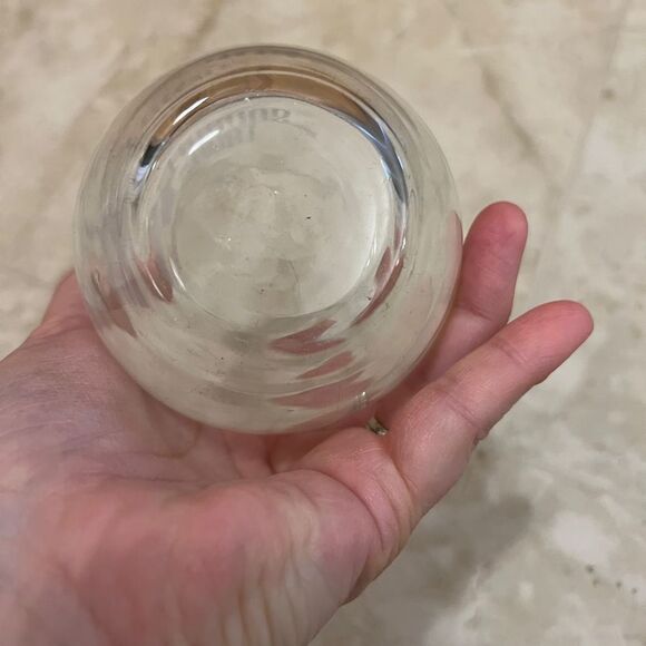 Etched Glass "Best Friends" Stemless Wine Glass - Picture 5 of 10